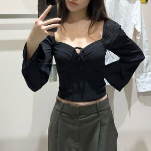 Sweetheart neckline blouse